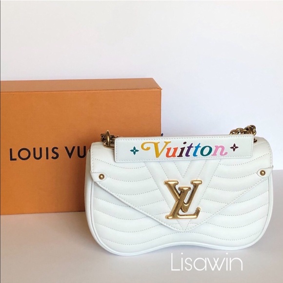 Louis Vuitton Handbags - 💯% Authentic Louis Vuitton New Wave Chain MM 💗